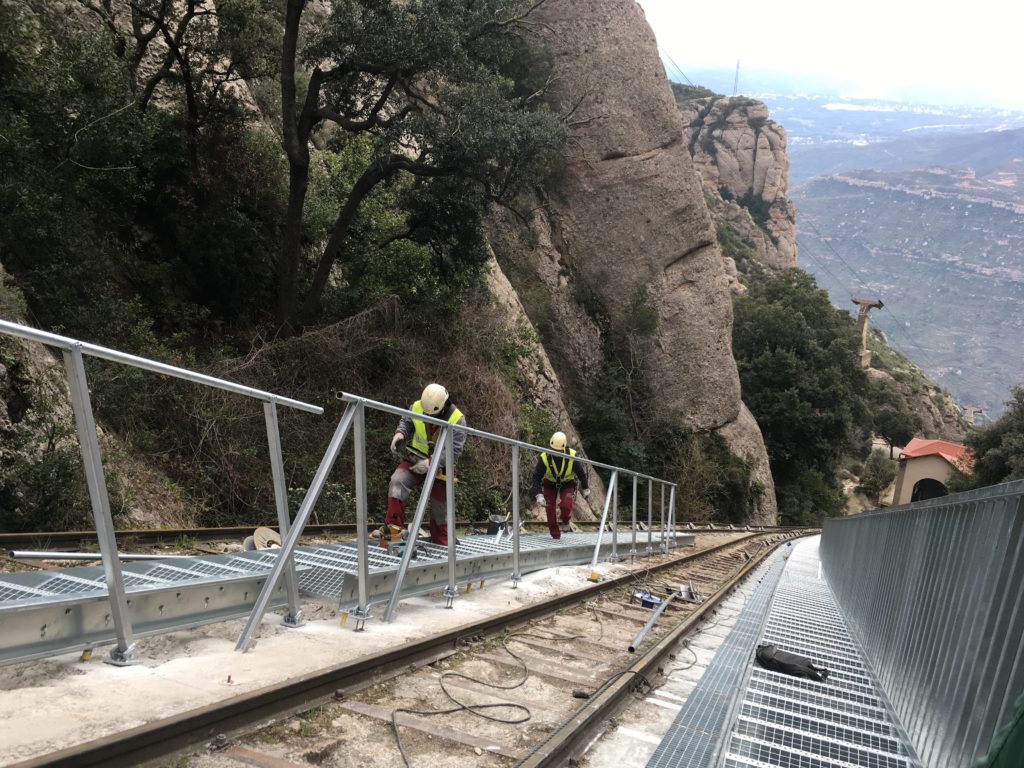 Escales funicular de la Santa Cova a Montserrat, Barcelona